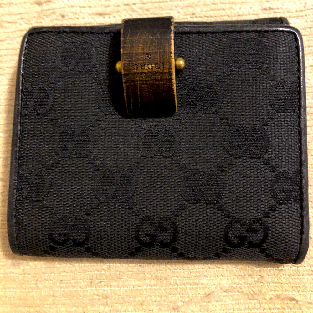 Authentic pre-loved Canvas and Leather Unisex wallet